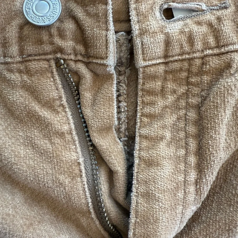 Vintage women’s Levi’s 505 fine corduroy brown Size Mis 8. Perfect condition
